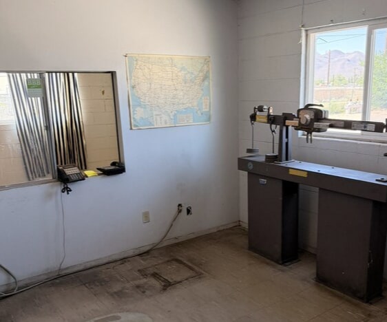 More Photos Of 9700 Railroad Dr, El Paso Warehouse For Sale