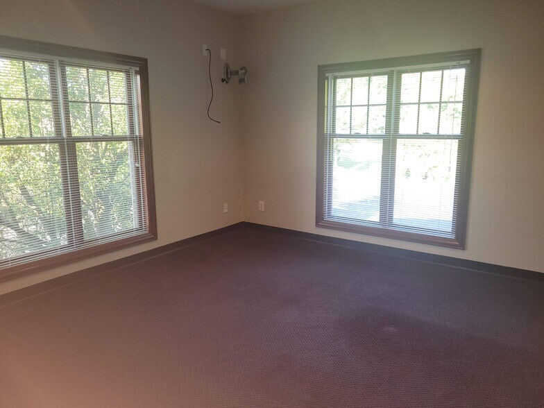 More Photos Of 116 County Line Rd W, Westerville Loft Creative Space For Sale