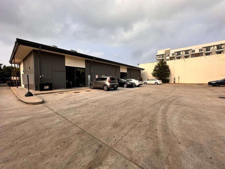 More Photos Of River Oaks Restaurant / Cafe, Houston Restaurant For Lease