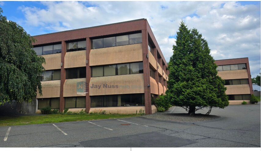 More Photos Of 1017 Turnpike St, Canton Office For Sale
