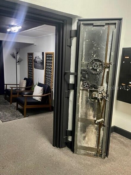 More Photos Of 1205 N Franklin St, Tampa Loft Creative Space For Lease