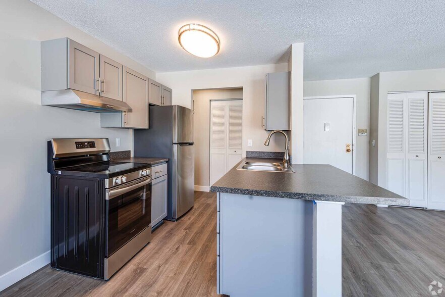 More Photos Of 2050 7th Ave E, North Saint Paul Apartments For Sale