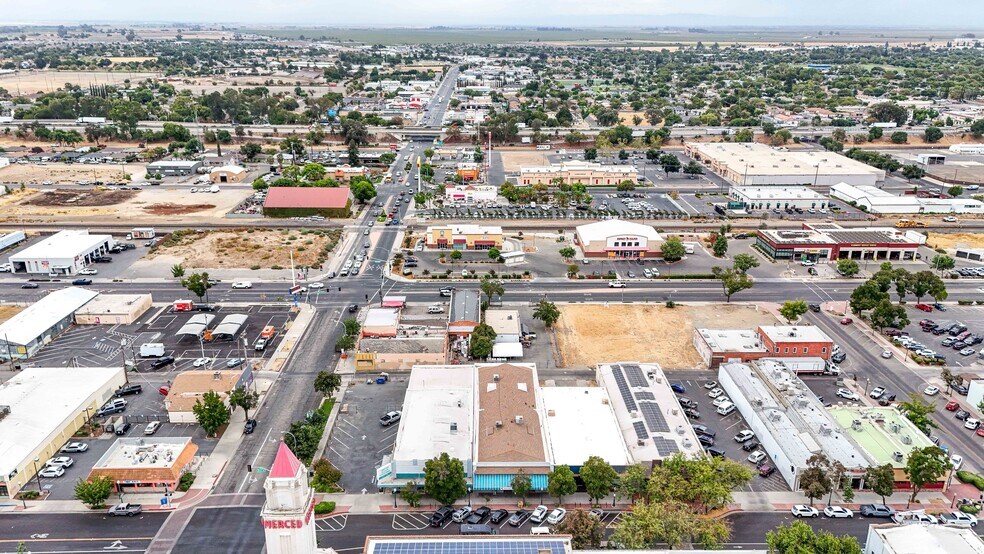 More Photos Of 328-332 W Main St, Merced Storefront For Lease