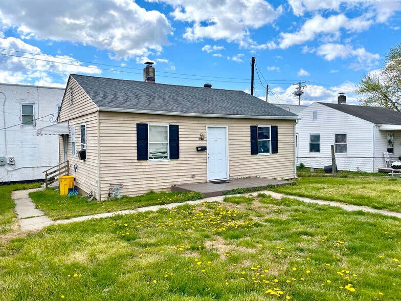 More Photos Of 1723-1727 Earhart Rd, Baltimore Storefront Retail Residential For Sale