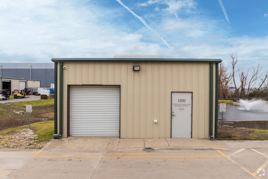 More Photos Of 1834 Ferguson Ln, Austin Unknown For Lease