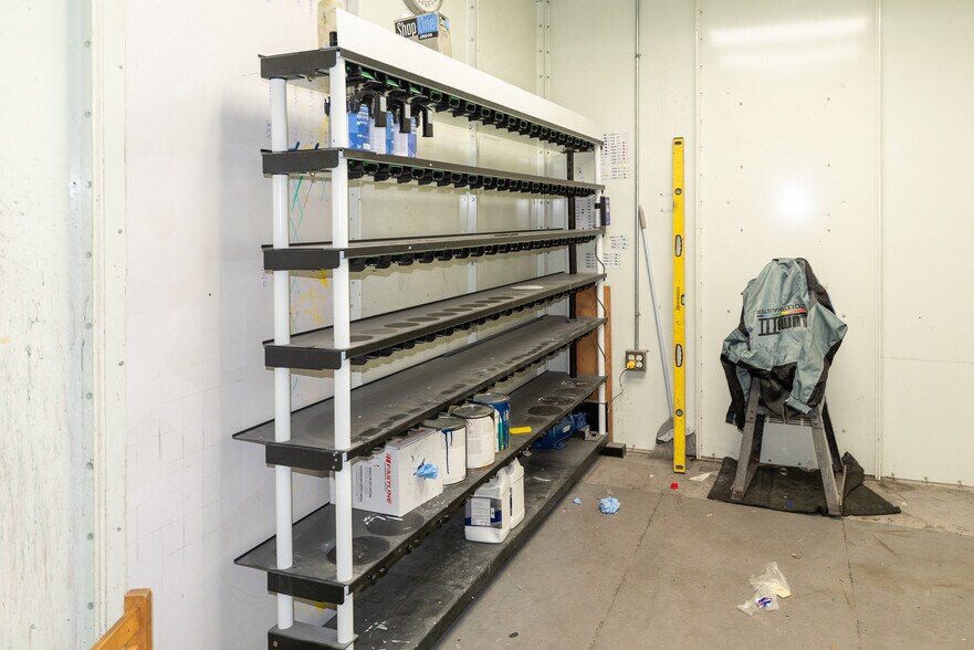 More Photos Of 2300B Plantside Dr, Louisville Warehouse For Lease