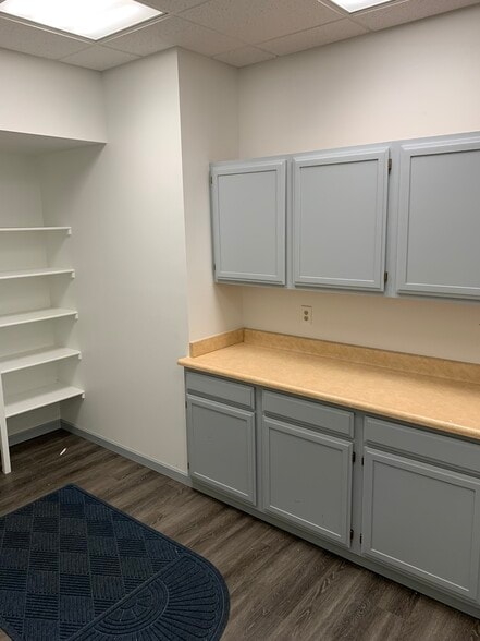 More Photos Of 660 Southpointe Ct, Colorado Springs Medical For Sale