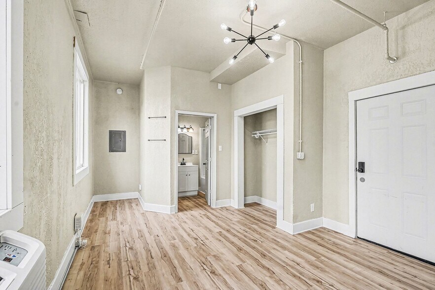 More Photos Of 1302 Faraon St, Saint Joseph Office For Sale