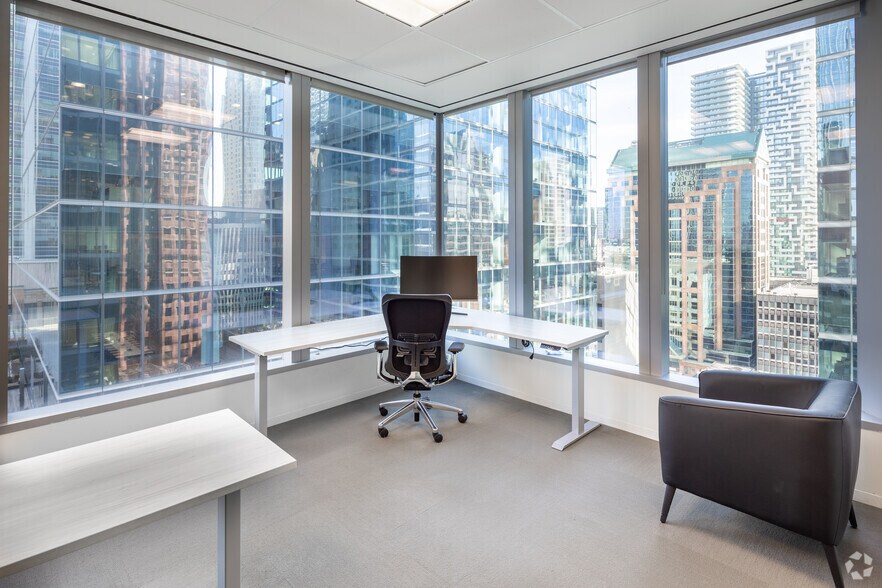 More Photos Of 333 Bay St, Toronto Office For Sale
