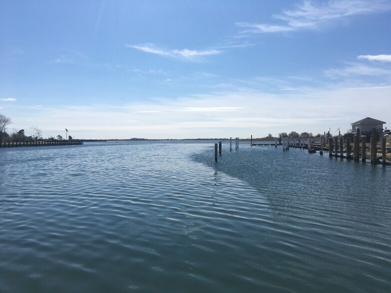 More Photos Of 405 Woodcleft Ave, Freeport Land For Sale