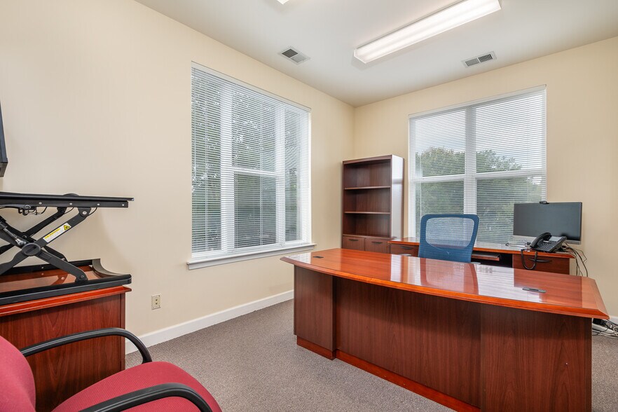 More Photos Of 8210 Village Harbor Dr, Cornelius Loft Creative Space For Sale