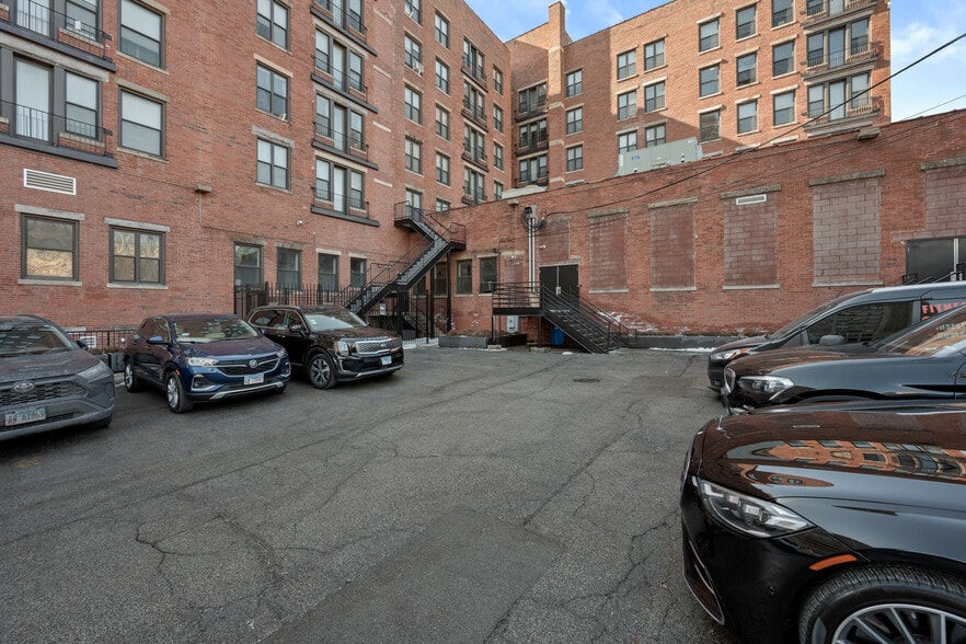 More Photos Of 4659 S Drexel Blvd, Chicago Apartments For Sale