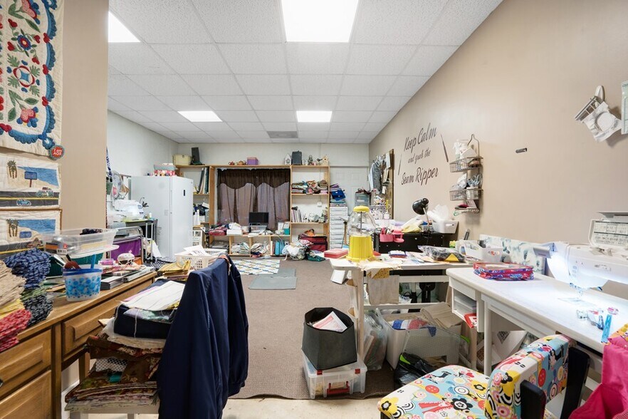 More Photos Of 6 Sanderson St, Hayesville Flex For Sale