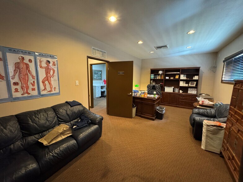 More Photos Of 2505 M St, Bakersfield Medical For Lease