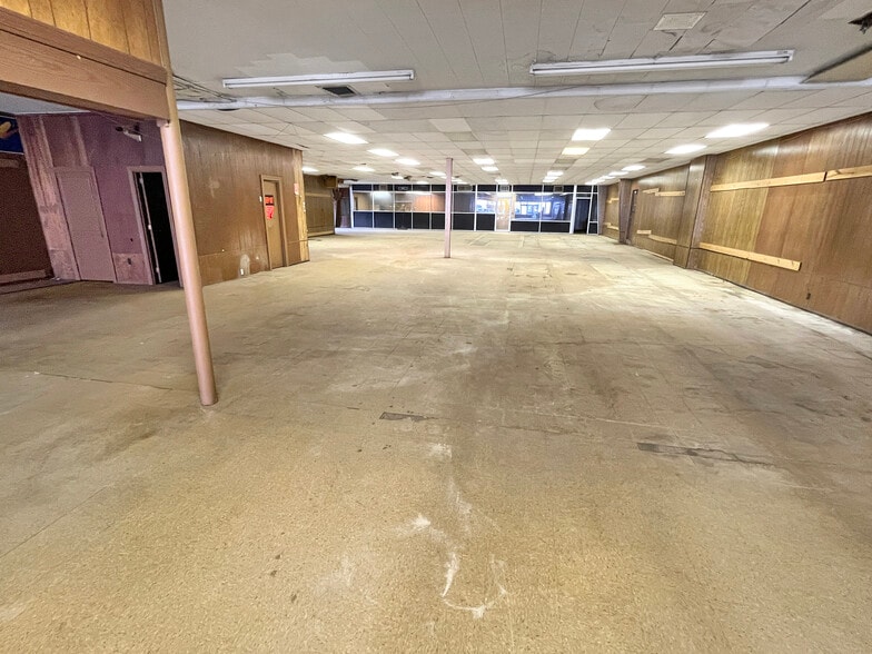 More Photos Of 120 Ash St, Spring Hope Storefront Retail Office For Sale