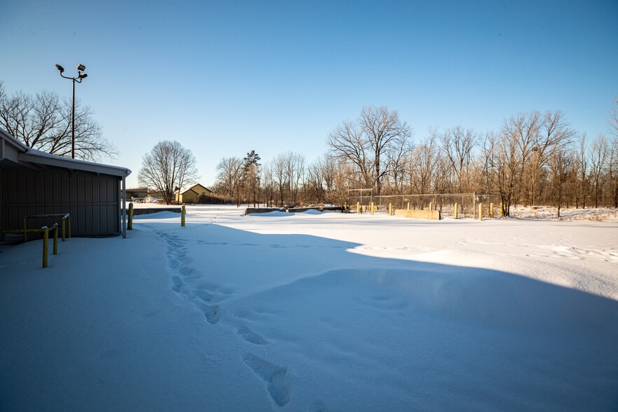 More Photos Of 445 Holton St, Sparta Warehouse For Lease