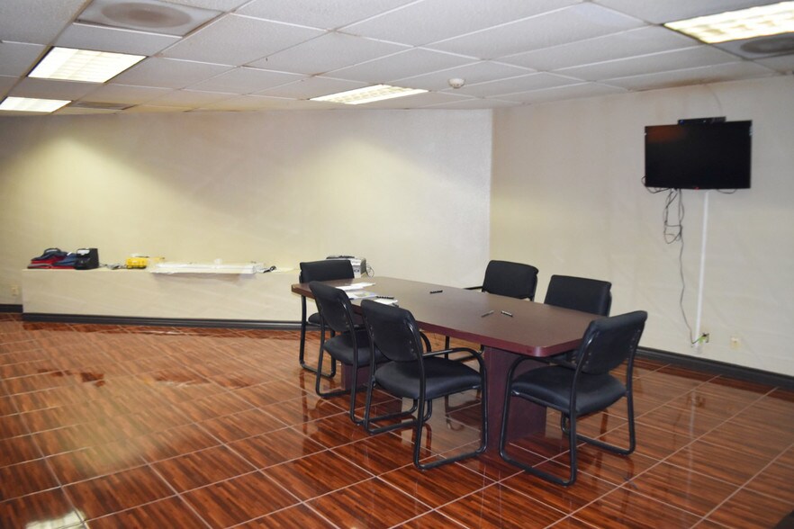 More Photos Of 2182 Maple Privado, Ontario Warehouse For Sale