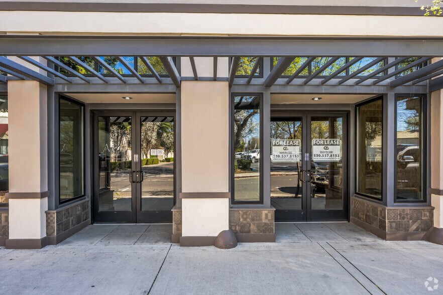 Primary Photo Of 427-433 College St, Woodland Office For Lease