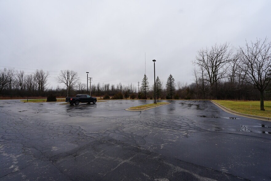 More Photos Of 1835 Treanor St, Saginaw Rehabilitation Center For Sale