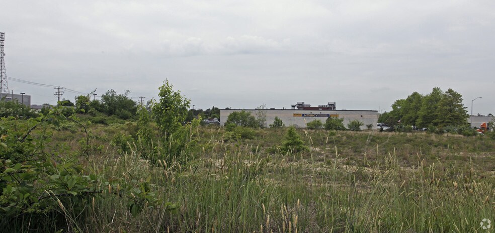 Primary Photo Of Veterans Memorial Hwy @ Broadway Ave, Holbrook Land For Sale