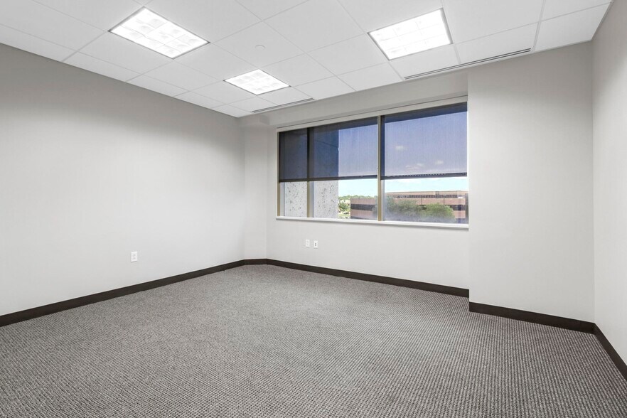 More Photos Of 1600 N Redbud Blvd, McKinney Office For Sale