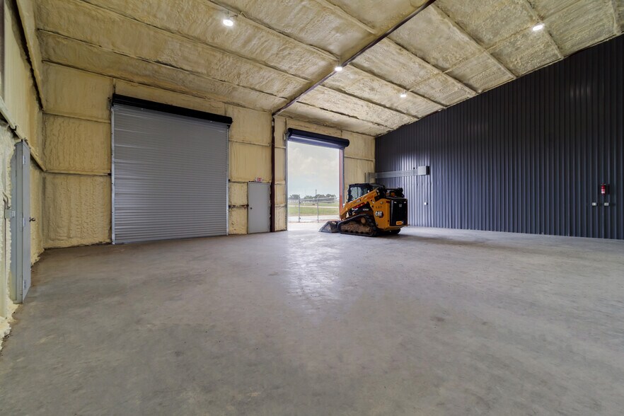 More Photos Of 4084 Gulfstream Dr, Bryan Warehouse For Sale