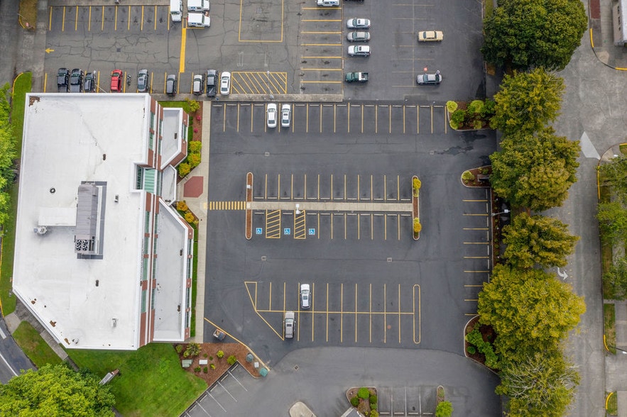 More Photos Of 1700 Hudson St, Longview Office For Lease
