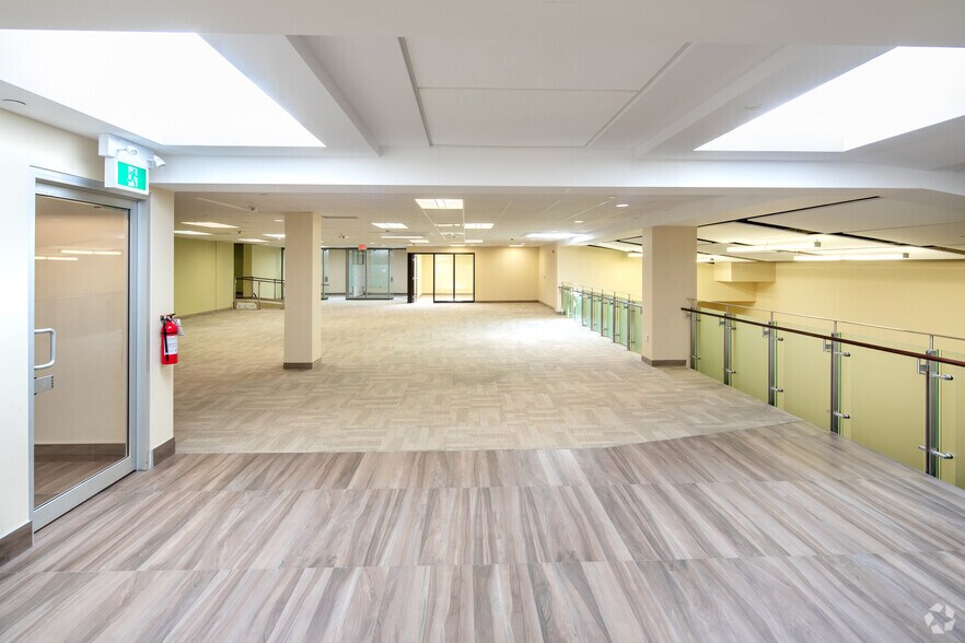 More Photos Of 600 Weber St N, Waterloo Office For Lease