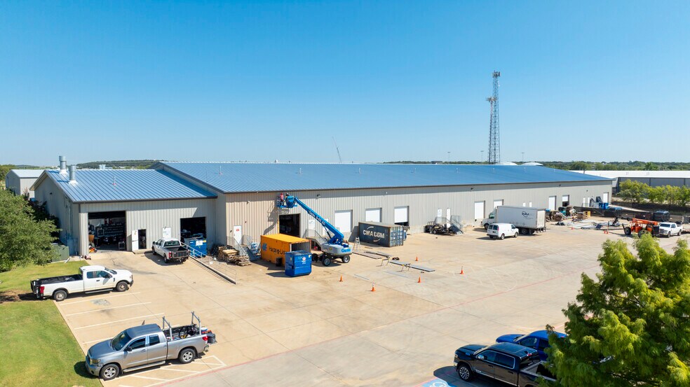 More Photos Of 8141 Gateway Dr, Argyle Warehouse For Lease