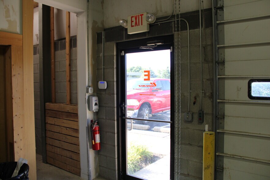 More Photos Of 7801 Corporate Blvd, Plain City Industrial For Sale