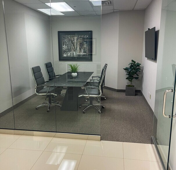 More Photos Of 1303 W Walnut Hill Ln, Irving Office For Lease