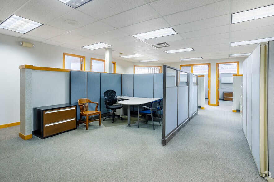 More Photos Of 1550-1570 Kingsway Ct, Trenton Medical For Sale