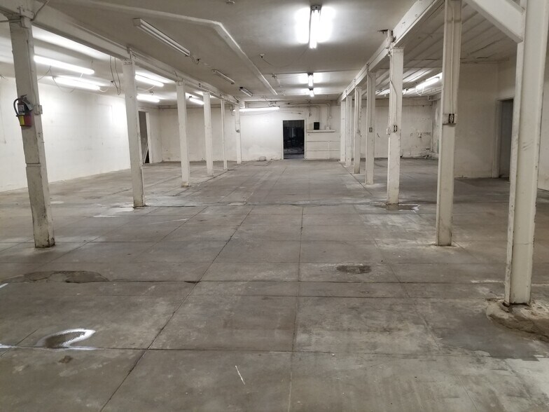 More Photos Of 425 E 58th St, Los Angeles Warehouse For Lease
