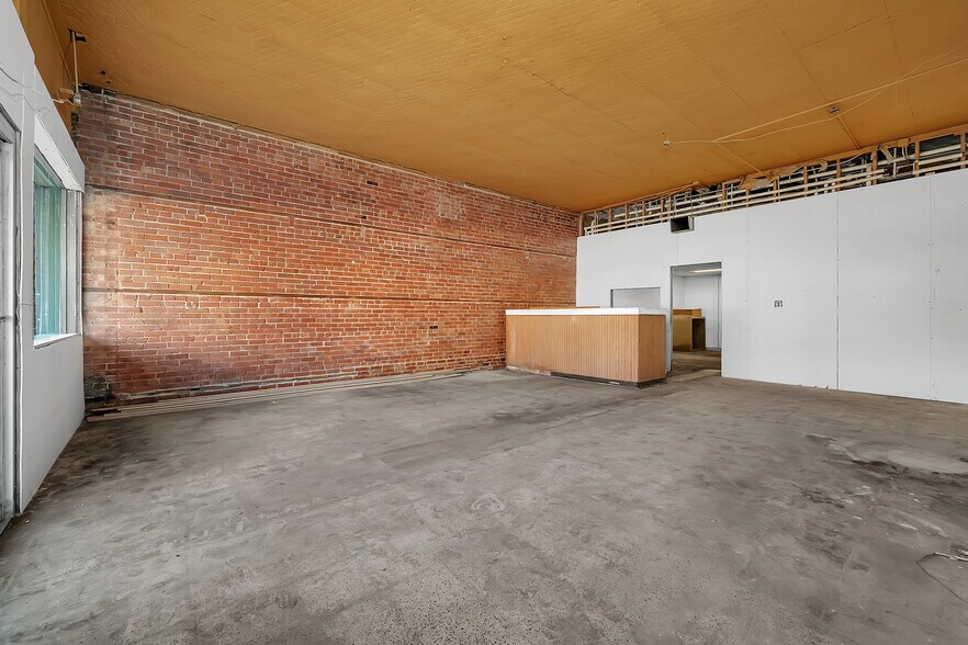 More Photos Of 516-518 Depot St, Mazon Storefront Retail Residential For Sale