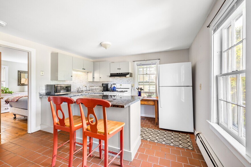 More Photos Of 557 Center Rd, New Shoreham Apartments For Sale