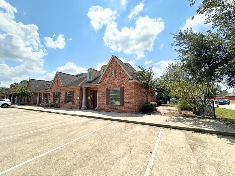Primary Photo Of 16430 N Eldridge Pky, Tomball Unknown For Lease