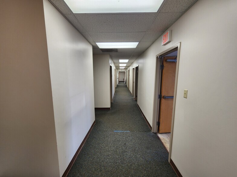 More Photos Of 16 Church St, Dallas Medical For Lease