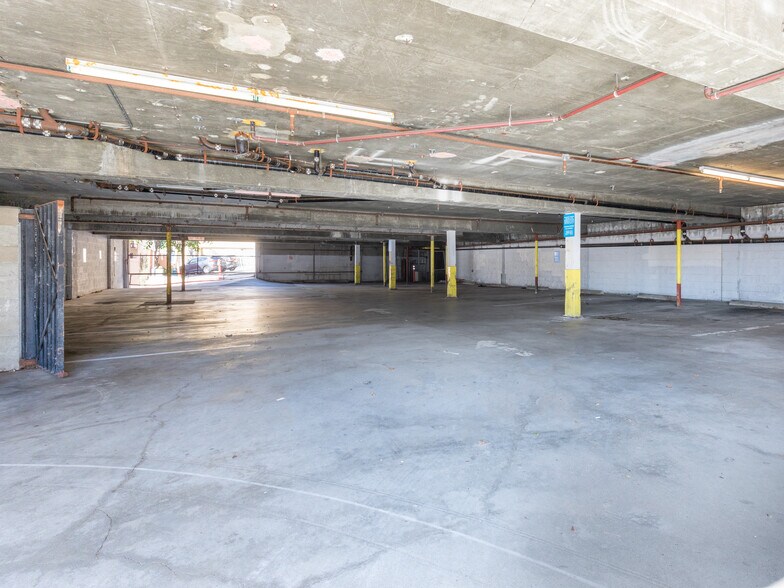 More Photos Of 4005 Highland Ave, Manhattan Beach Storefront Retail Office For Sale