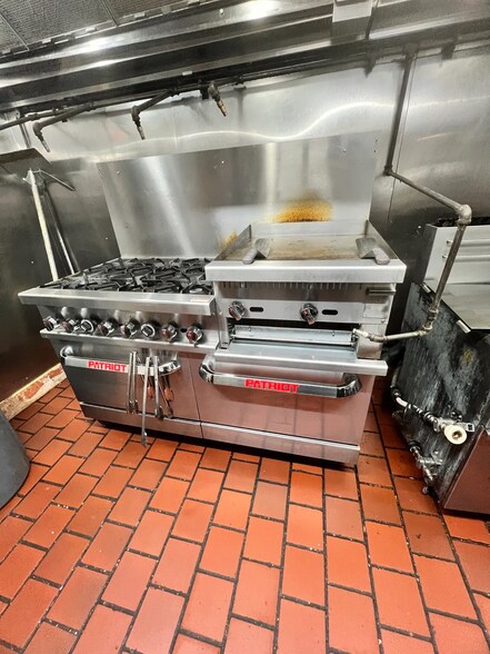 More Photos Of 16215 Cobb Island Rd, Newburg Freestanding For Sale