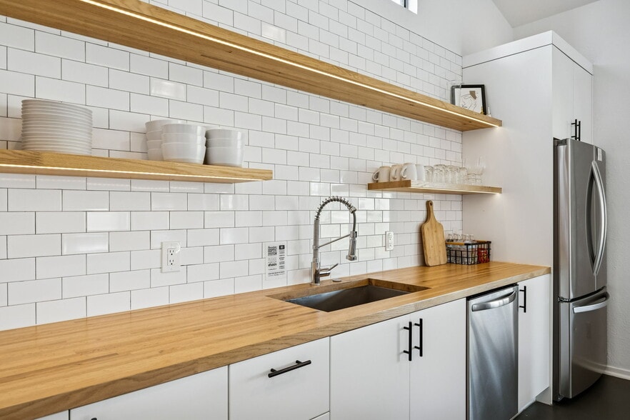 More Photos Of 10130 Billy Mitchell, McKinney Specialty For Sale