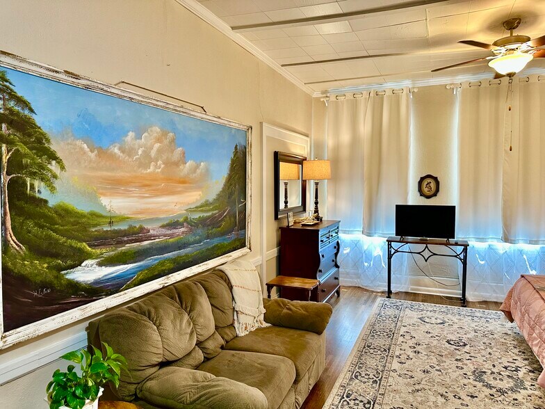 More Photos Of 1424 E Main St, Humboldt Hospitality For Sale