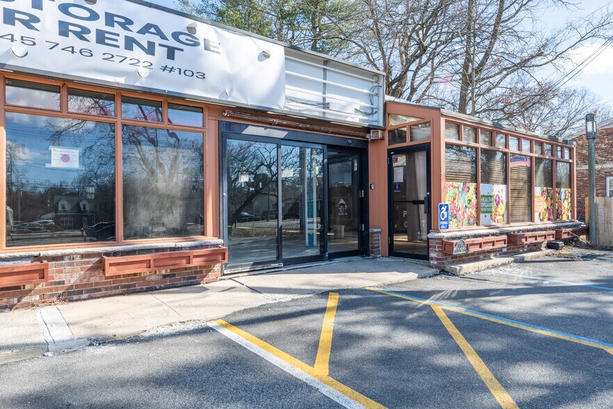 More Photos Of 306 S Main St, New City Freestanding For Lease