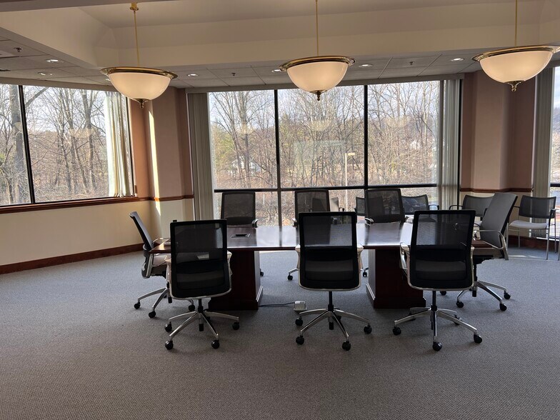 More Photos Of 100 Arrandale Blvd, Exton Office For Lease