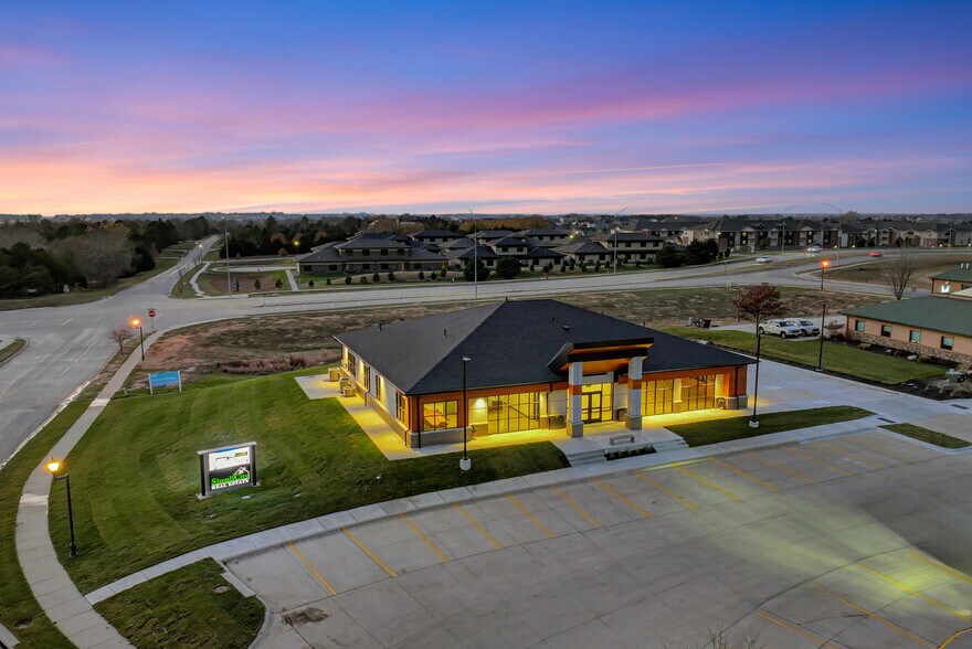 More Photos Of 8420 Amber Hill Rd, Lincoln Medical For Lease