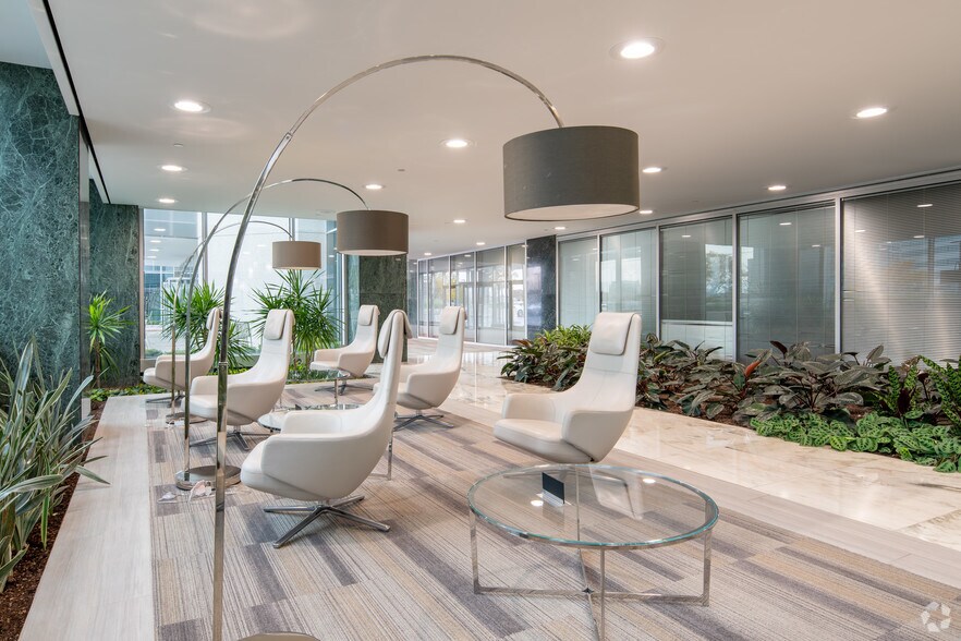 More Photos Of 333 E Butterfield Rd, Lombard Office For Lease