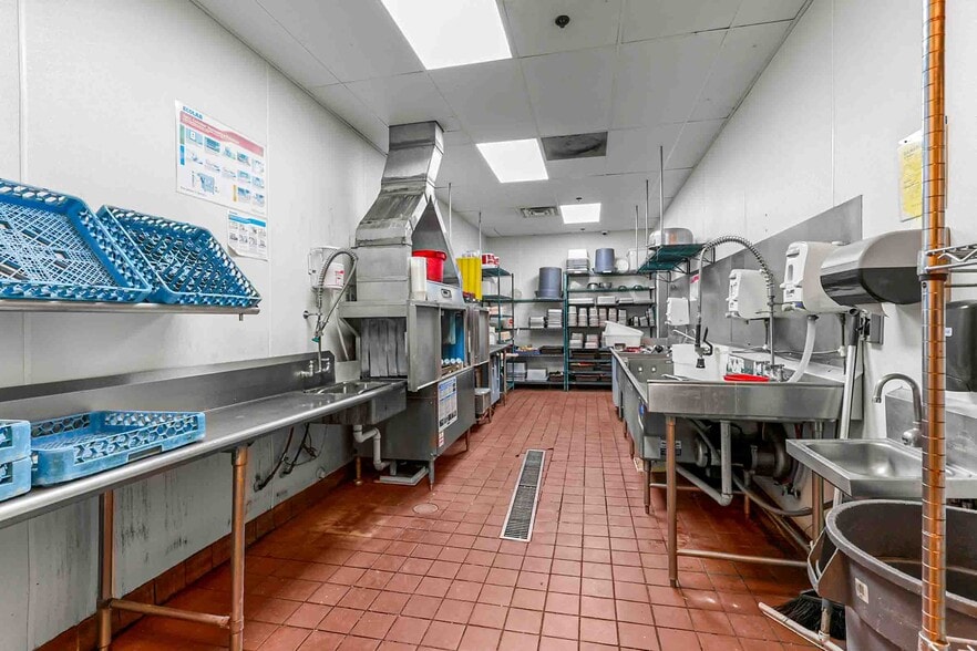 More Photos Of 4924 Rochester Rd, Troy Restaurant For Sale