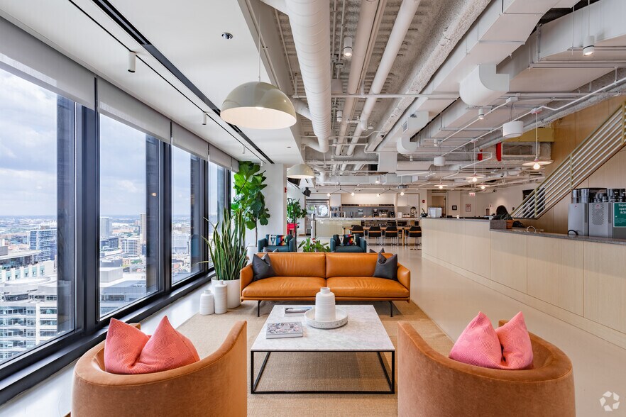More Photos Of 330 N Wabash Ave, Chicago Coworking Space