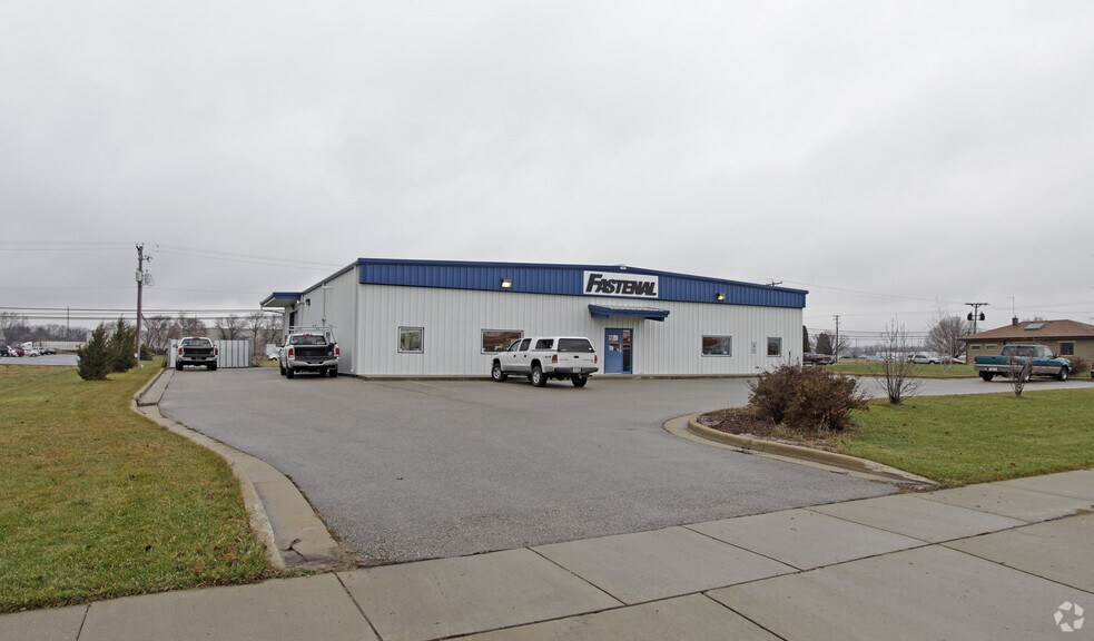 More Photos Of 1211 Hobbs Dr, Delavan Warehouse For Sale