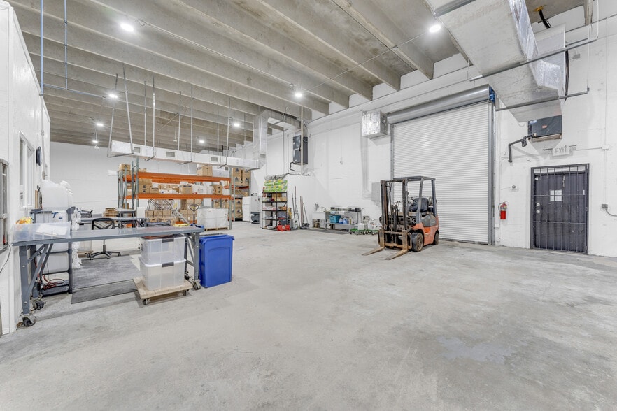 More Photos Of 501-513 Old Griffin Rd, Dania Warehouse For Sale