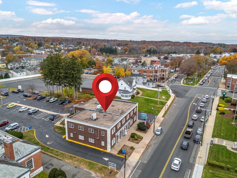 More Photos Of 132 Main St, Southington Bank For Lease